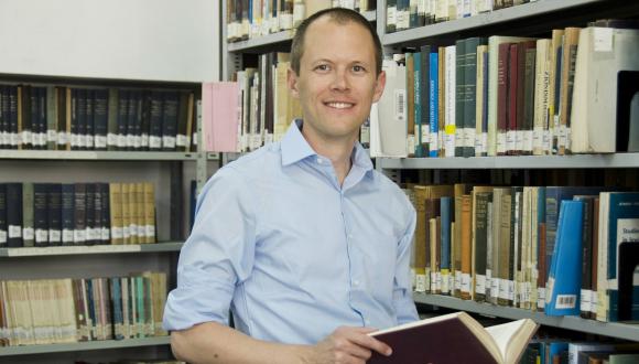 Mikael Shainkman. Desarrolla estudios judaicos en la Universidad de Tel Aviv